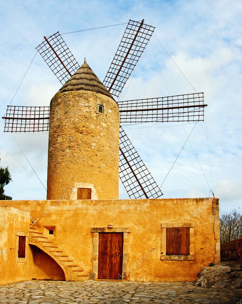 Moulin Majorques, deposit photos