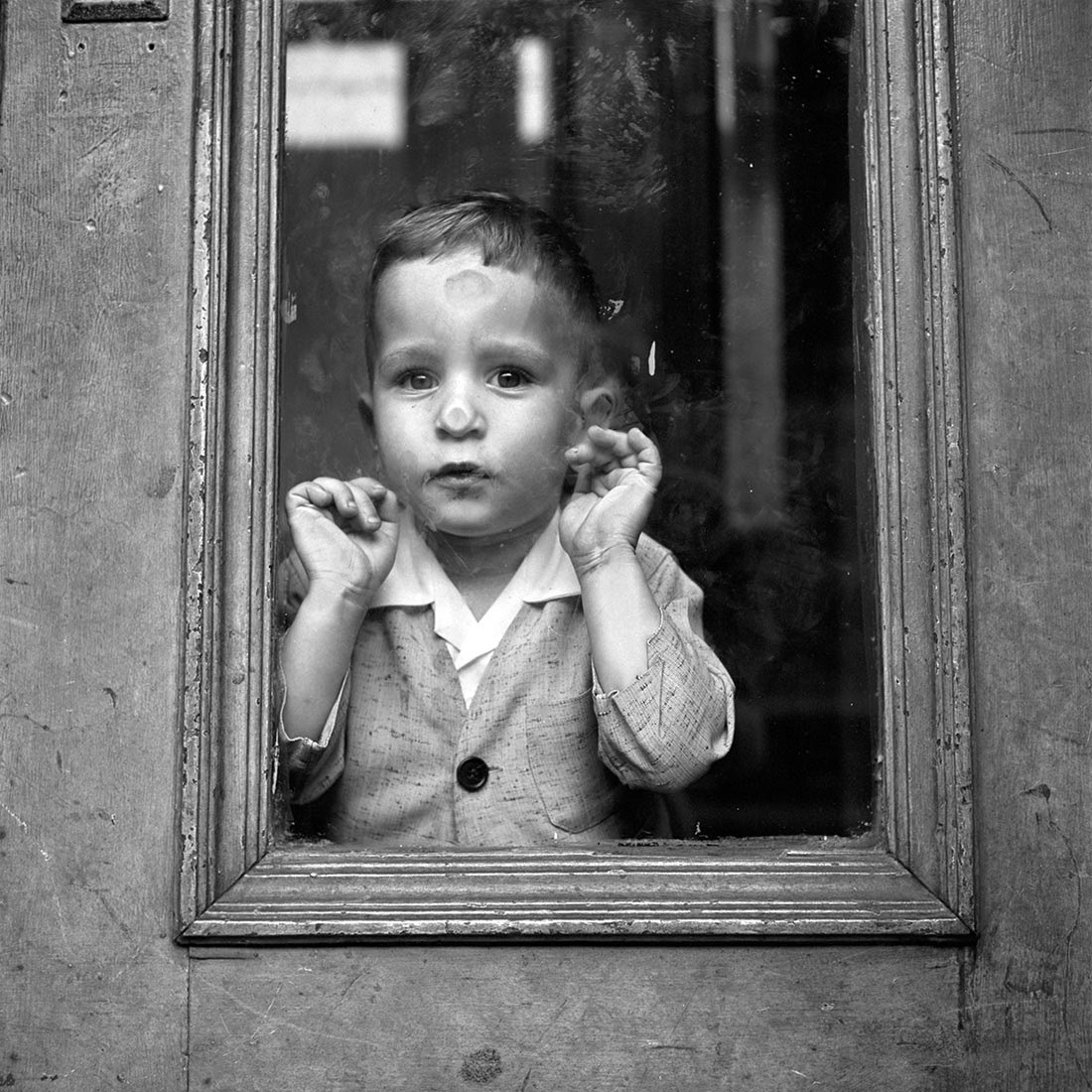 photo enfant vitre, Helen Levitt
