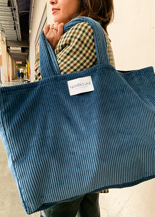 sac en velours bleu étoilé