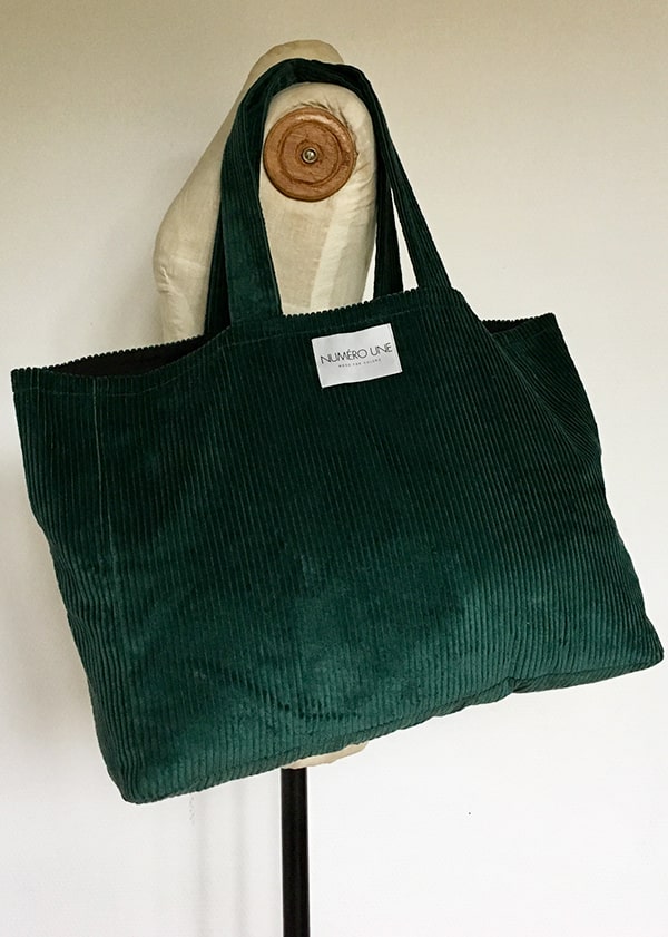 sac en velours vert sauvage